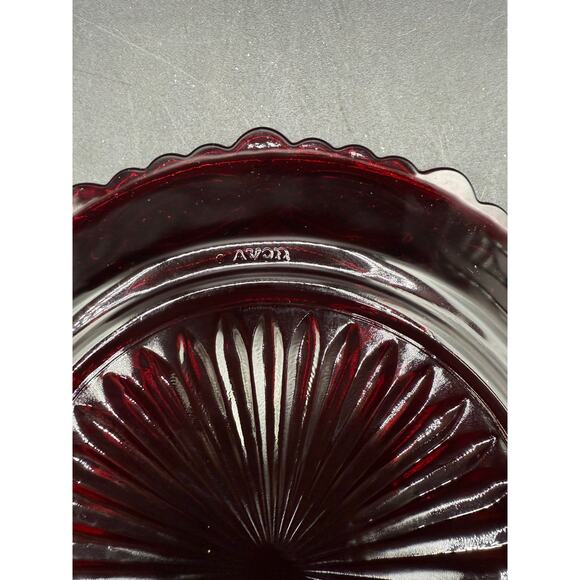 Set Of 2 Avon Ruby Red Glass Cape Cod Dessert Plates - Original Box - Picture 6 of 8